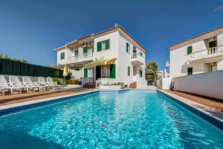 Bougainvilleas Villa 5 Bedrooms with Private Pool and Parking - Altura Beach - Bed and Breakfast Altura