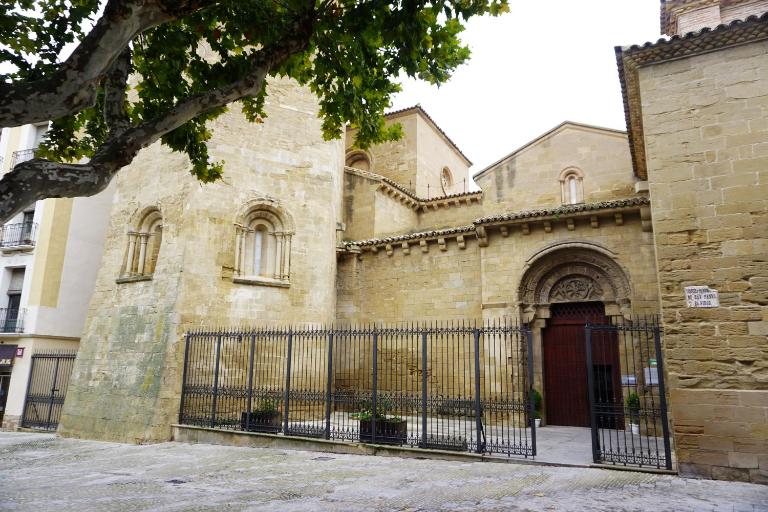 Apartamento Huesca en Paseo Ramón y Cajal - B&B Huesca