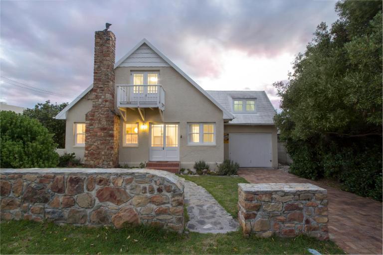 Stone Chimney Cottage - Bed and Breakfast Hermanus
