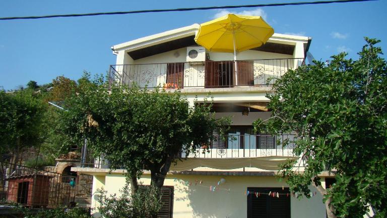 Apartments Zuanović - B&B Karlobag