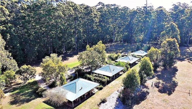 Treenbrook Cottages - B&B Pemberton