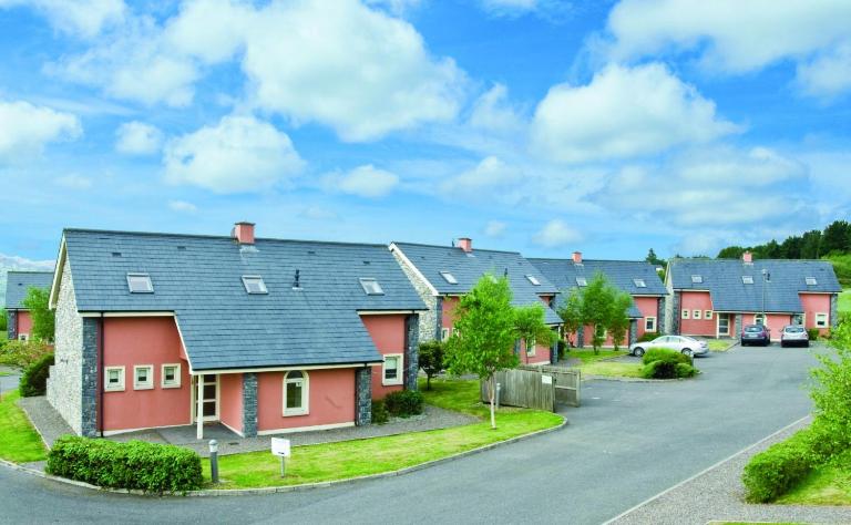 Ring of Kerry Holiday Cottages No 22 by Trident Holiday Homes - B&B Kenmare