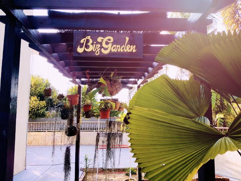 Big Garden Homestay - Bed and Breakfast Pantai Remis
