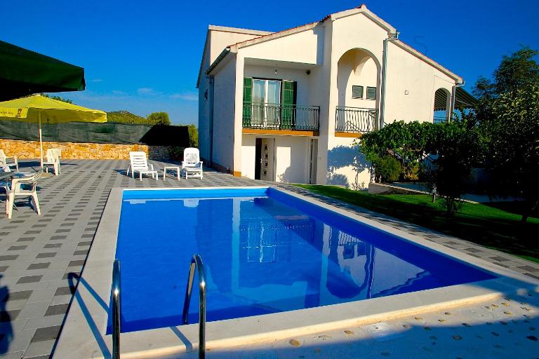Holiday Home Vinac - B&B Dazlina