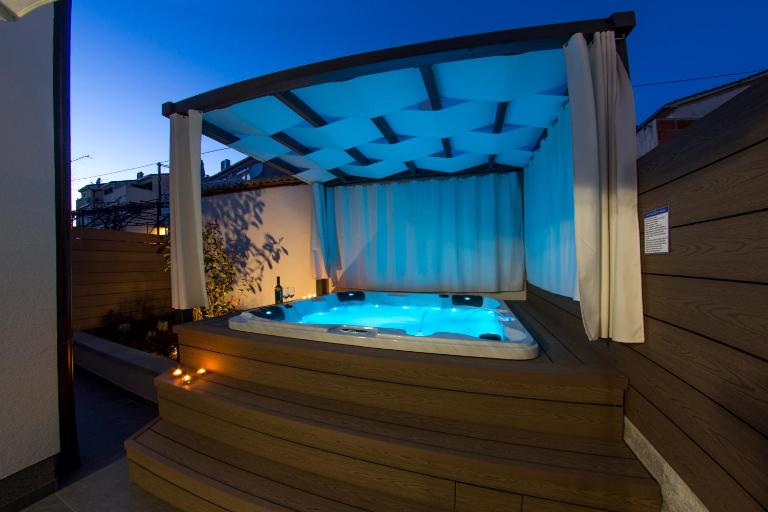 Apartment L Rovinj with Private Jacuzzi - B&B Rovigno
