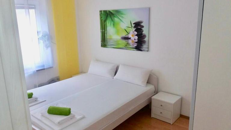 Delfin Apartments - Bed and Breakfast Crikvenica
