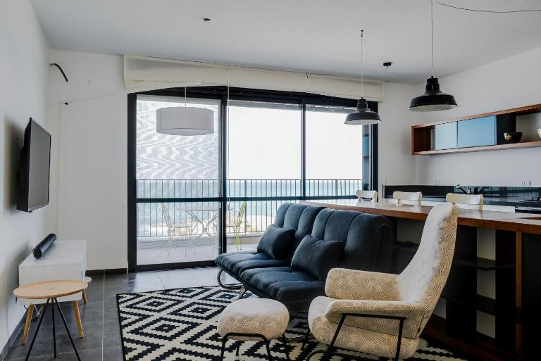 Beautiful Apartment on The First Line of The Sea - B&B Haifa