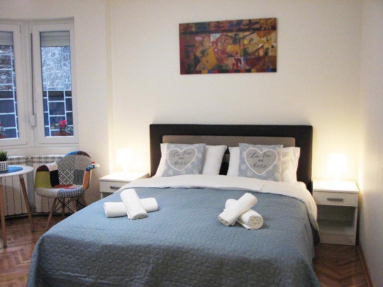 Bohemian Dawn Apartment - B&B Belgrado