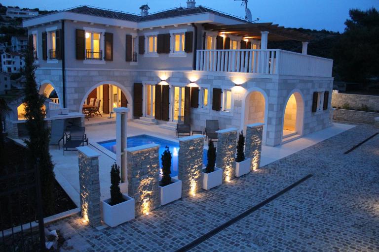 Villa Elena - Bed and Breakfast Sevid