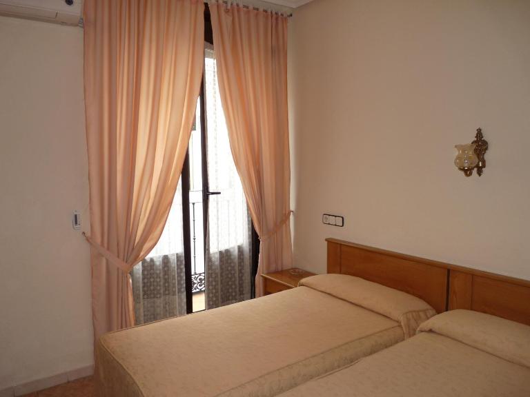 Hostal Fernandez - Ferienwohnung Madrid