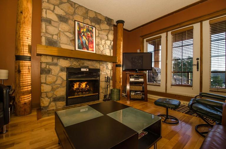 Luxurious Equinoxe Ski-in/Ski-out - Bed and Breakfast Mont-Tremblant