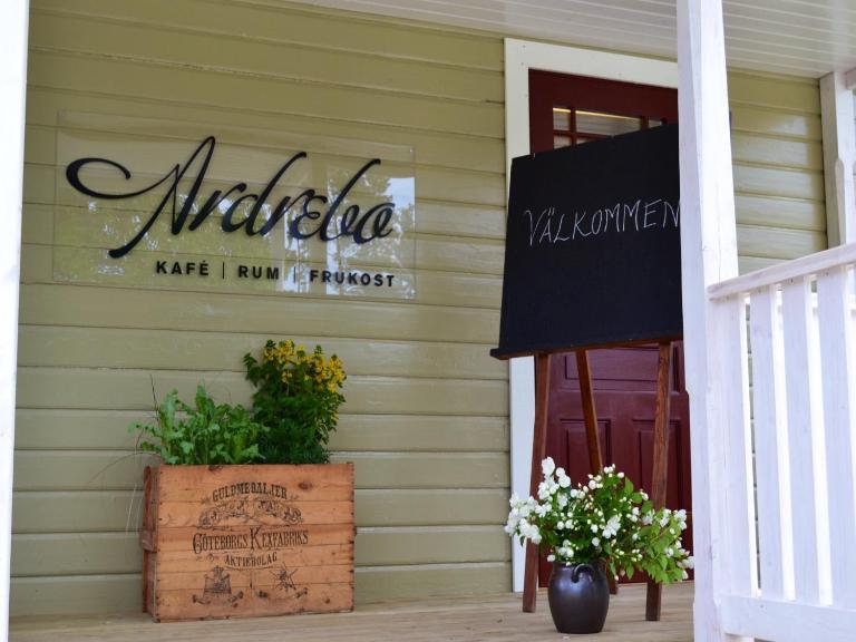 Ardrebo B&B - B&B Ljugarn