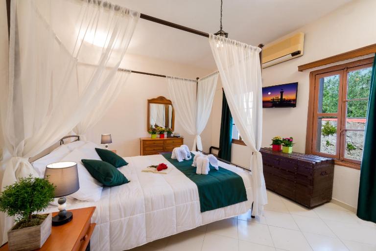 Emerald Dream House - B&B Rhodes