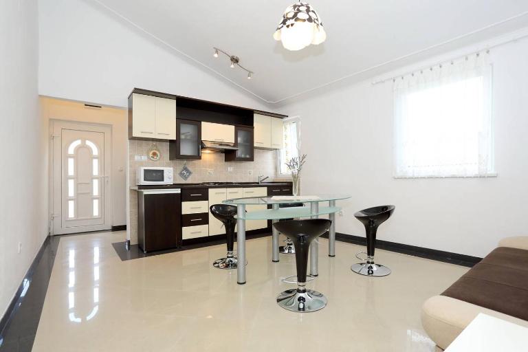 Apartmani Mlinar - Ferienwohnung Gornji Karin