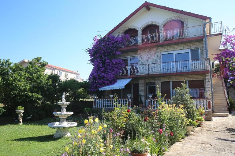 Apartment Michelle - Bed and Breakfast Bibinje