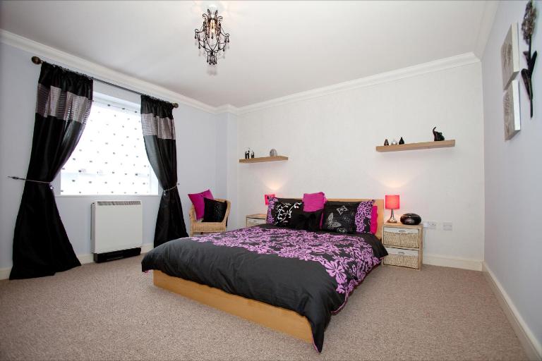 Riverbank View Three Bedroom Apartment with Free Parking - Ferienwohnung York