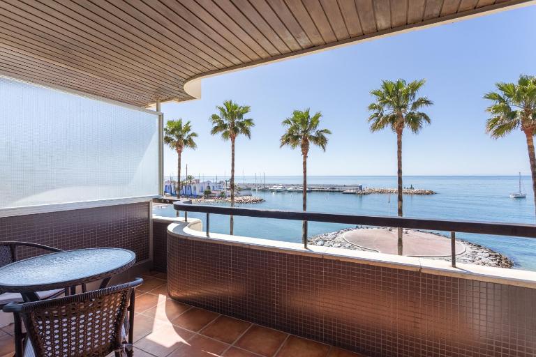 Beachfront Apartment Marbella - B&B Marbella