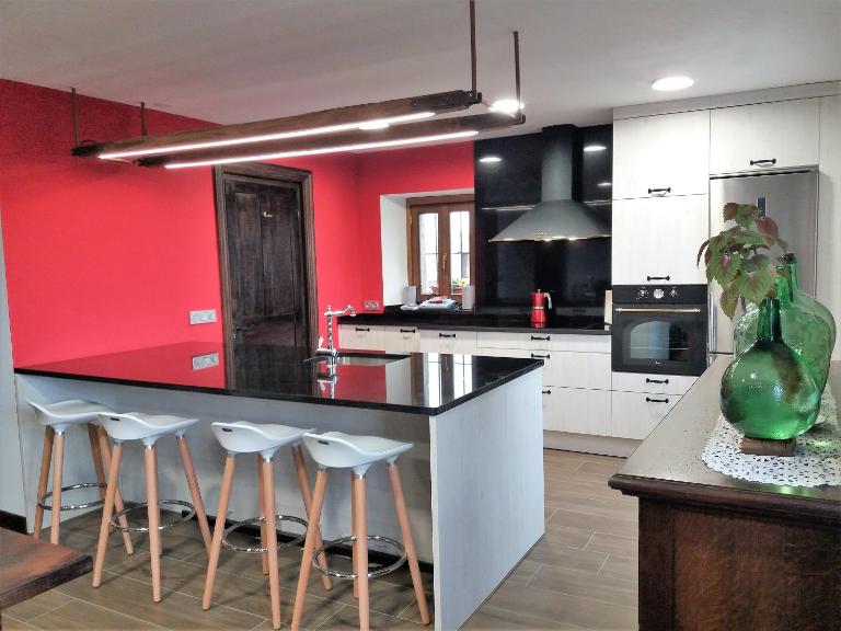 Casa FamiliarArtola Etxea San Sebastian-Pamplona-Bilbao - Chambres d'hôtes Baráibar