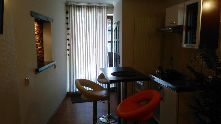 Z prywatnym ogródkiem Centrum - B&B Jelenia Góra
