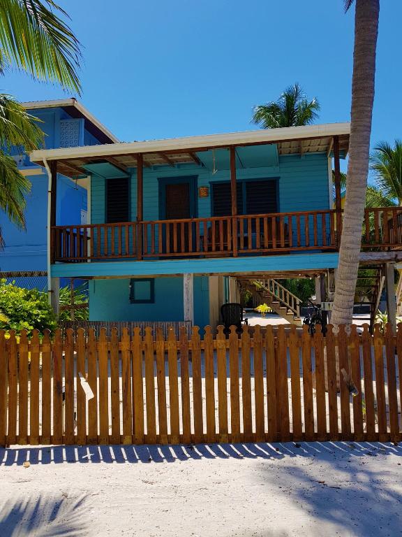 Carolyn's House - Ferienwohnung Caye Caulker