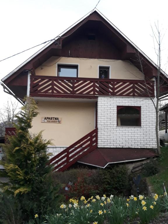 Apartma pod Rožco - B&B Jesenice