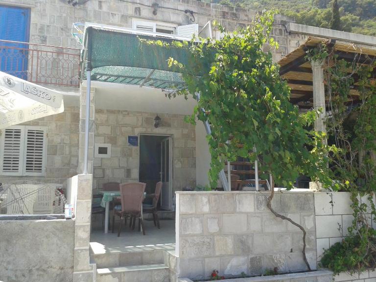 Sunny Apartment Octopus - B&B Prožura
