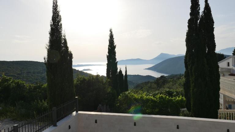 Villa Luštica, Spacious 4-Bedroom Villa with Private Pool - B&B Luštica