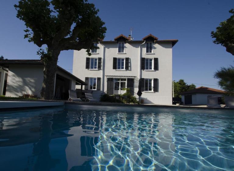 Villa La Maternite - B&B Ville-sur-Jarnioux