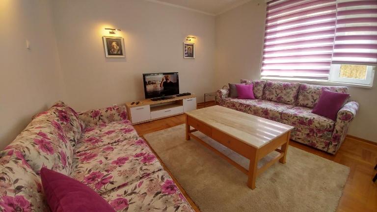 Apartment Harmonija - Ferienwohnung Belgrad