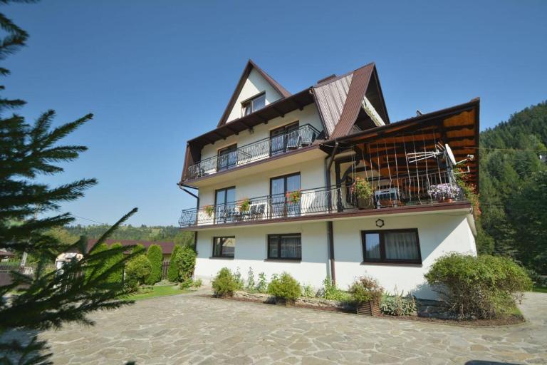 Gospodarstwo Agroturystyczne Watra - Bed and Breakfast Koninki