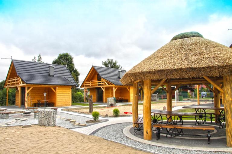 Bacówki nad jeziorem Goszcza - B&B Lubrza
