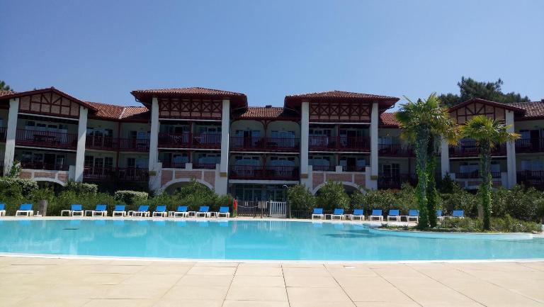 Appartement dans résidence de vacances - B&B Biscarrosse