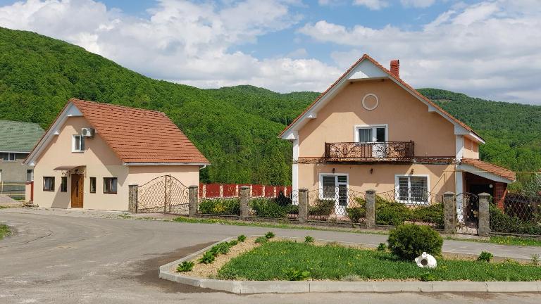 Lara - B&B Solochyn