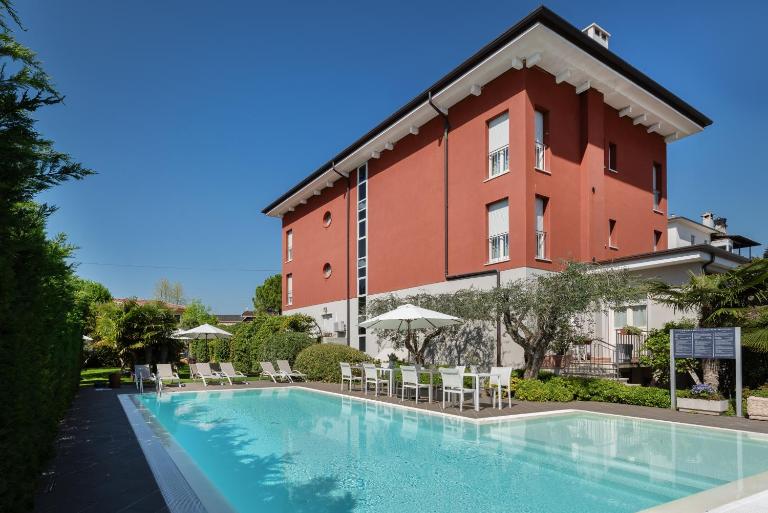 Vialeromadodici Rooms & Apartments - B&B Lazise