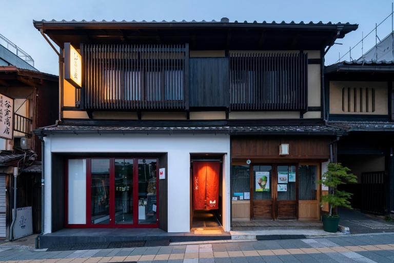 Hinaya Gojo - B&B Kyoto