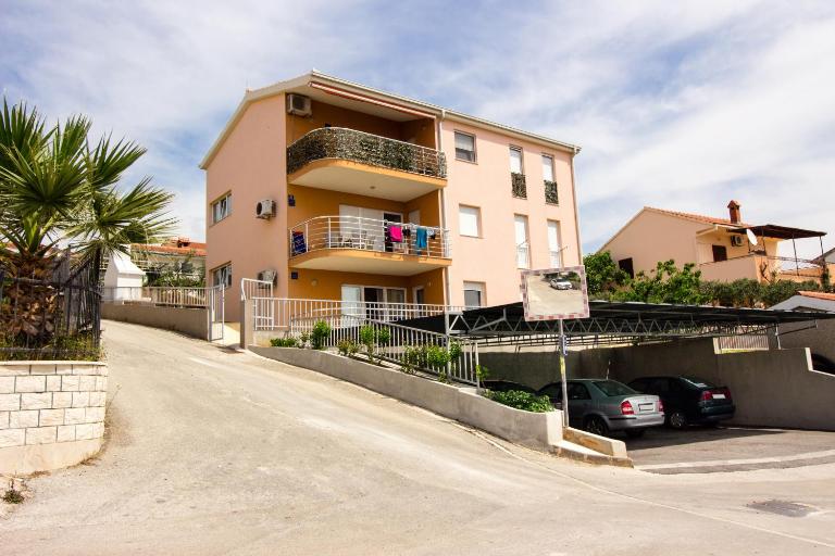 Apartment Jusepe - B&B Trogir
