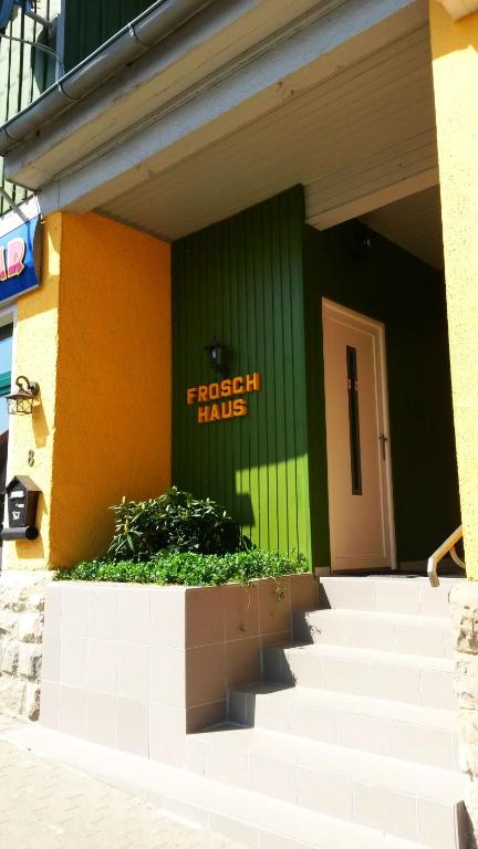 Frosch Haus Ferienwohnungen - B&B Cattenstedt