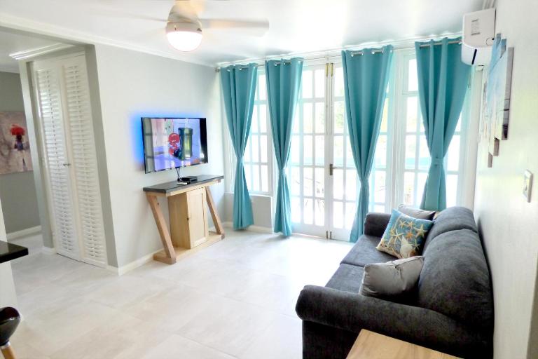 Beach One Bedroom Suite A22 - B&B Ocho Rios