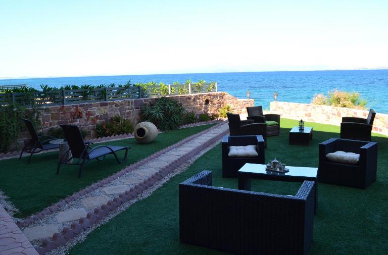 Noufaro studios - Bed and Breakfast Karfas