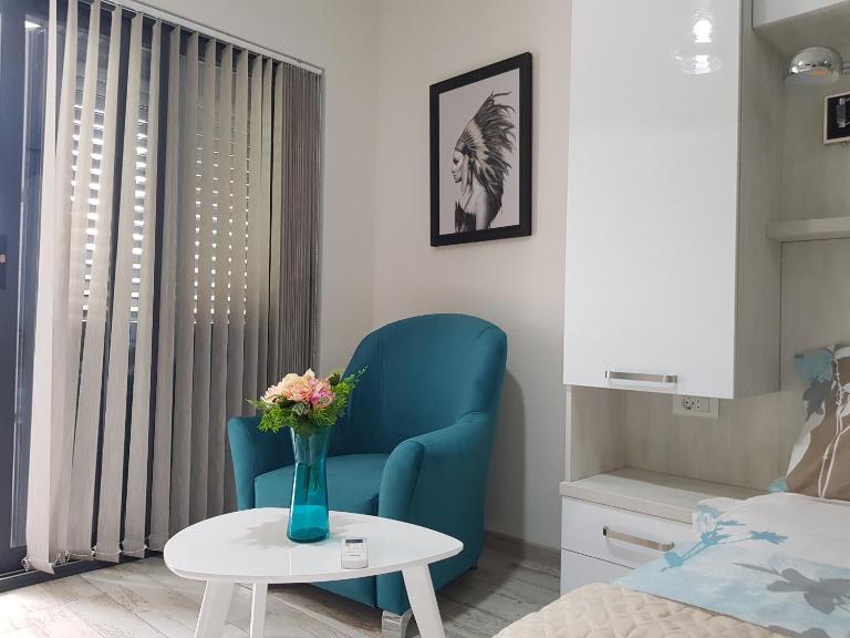 Boka Bay Pearl - B&B Kotor