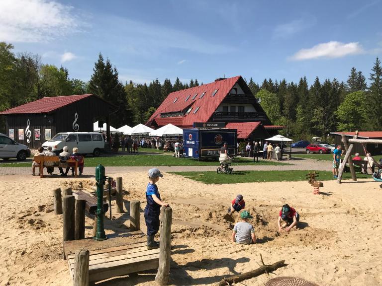 Berggasthof Heuberghaus, direkt am Rennsteig - B&B Friedrichroda