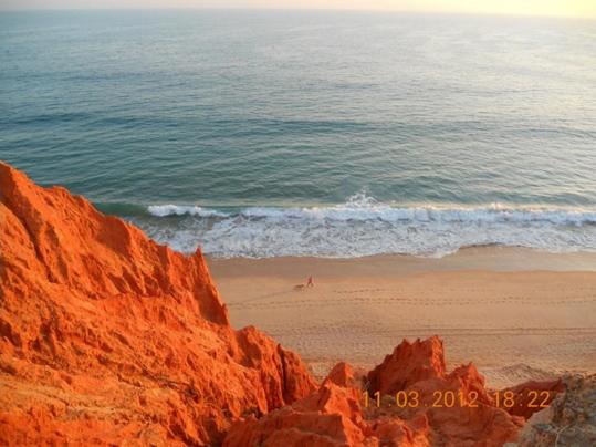 Albufeira Falesia Beach Apartment - Chambres d'hôtes Albufeira