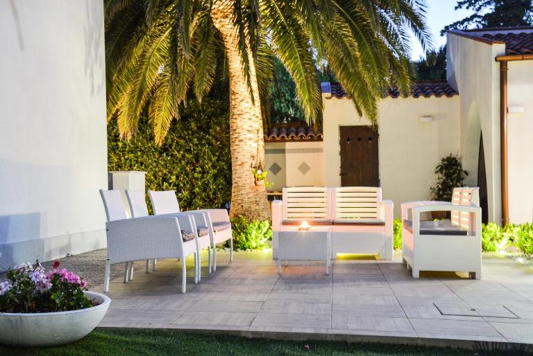 Villa Almyra - 4 Double Badrooms with Exclusive Garden & Parking Steps from the Beach - B&B San Vito Lo Capo