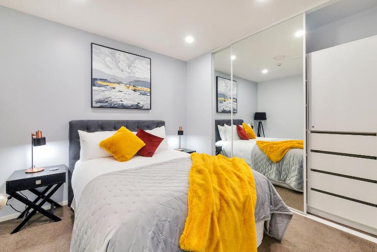 Chic Metro Apartment with Free Parking and Air-con - B&B Auckland