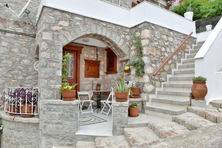 Kassandra House - Ferienwohnung Ýdra