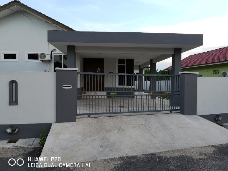 Zuriana Ashraf Homestay Kota Bharu - B&B Kota Bharu
