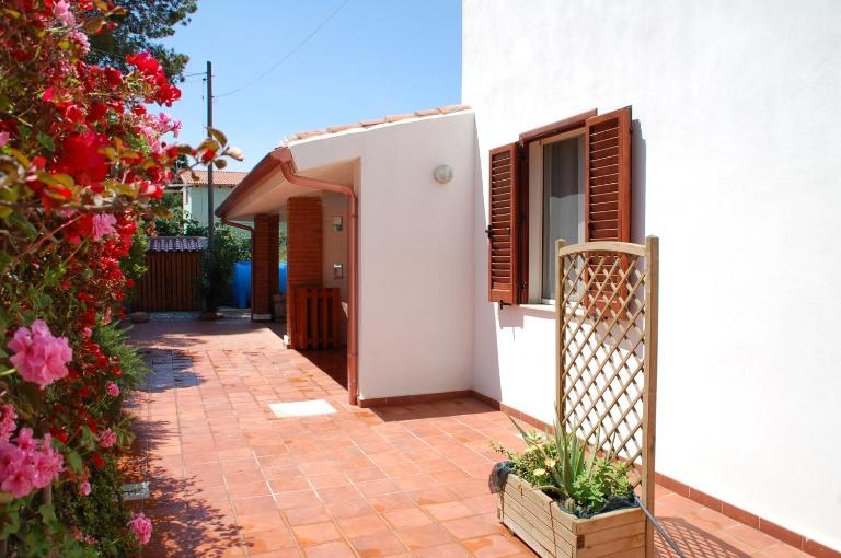 Lucia Holiday House Porto Pino - Chambres d'hôtes Porto Pino