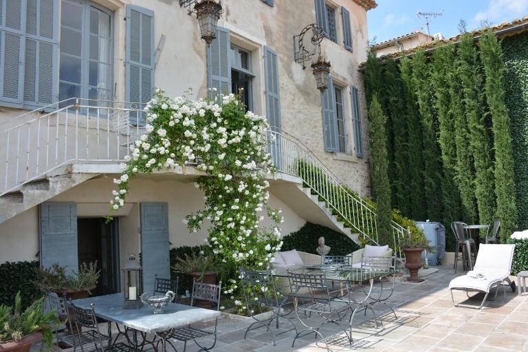 Le Petit Chateau - B&B Châteauneuf-de-Gadagne