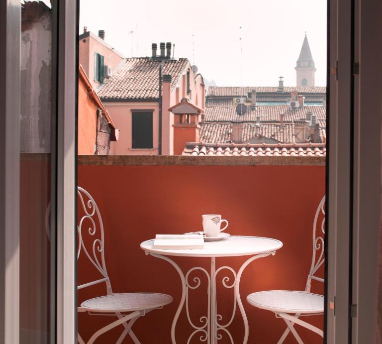 BED IN BO Porta San Mamolo - B&B Bologna