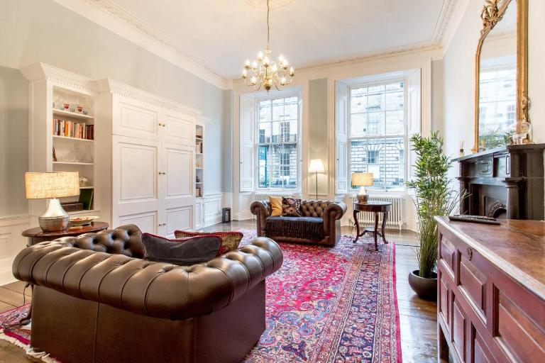JOIVY Converted Flat in Historic Building in New Town - Chambres d'hôtes Édimbourg